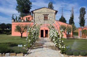  Agriturismo Casale Le Selvette  Рипа